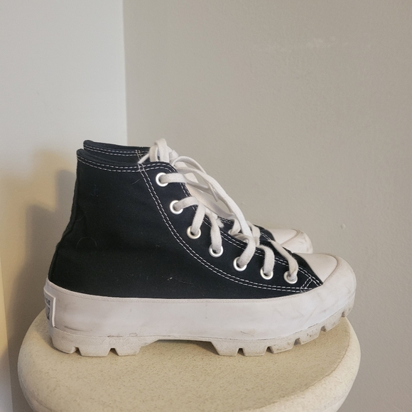 Converse Chuck Taylor Women's Black and White Lugged Sneakers size 7 - Picture 5 of 7